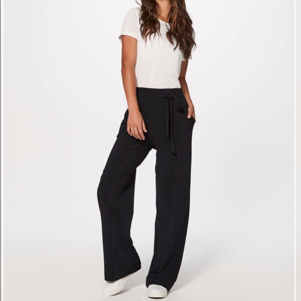 Lululemon Noir Pant